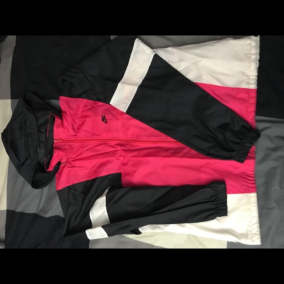 Nike Other - Nike windbreaker jacket ( vintage )
